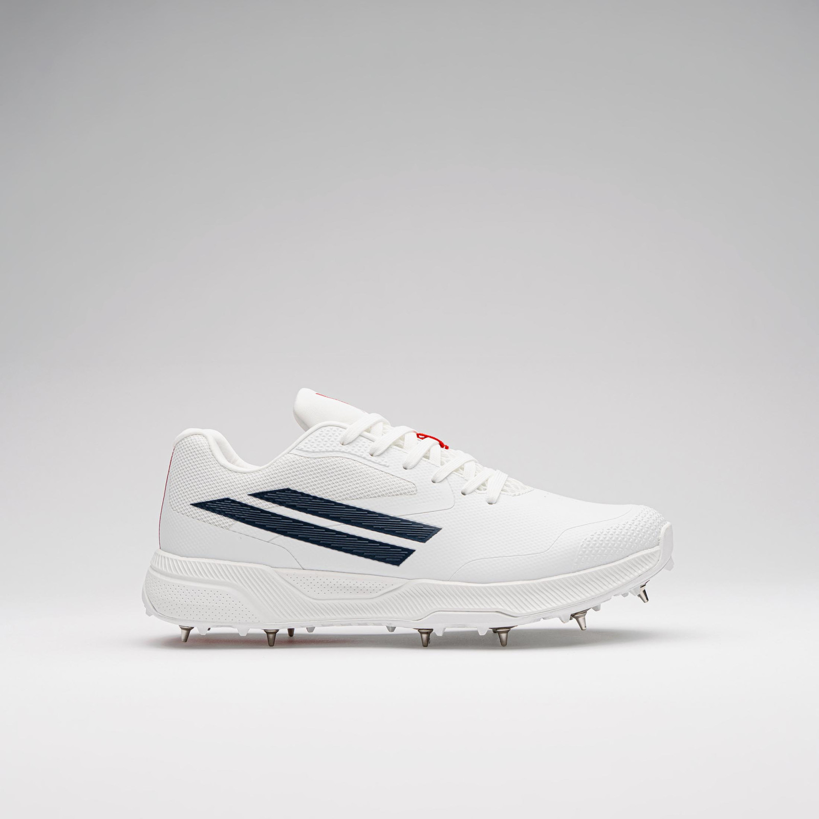 Gray-Nicolls Revo Pro 3.0 Spike Cricket Shoes - White/Navy (2026) - Gray-Nicolls Revo Pro 3.0 Spike Cricket Shoes - White/Navy