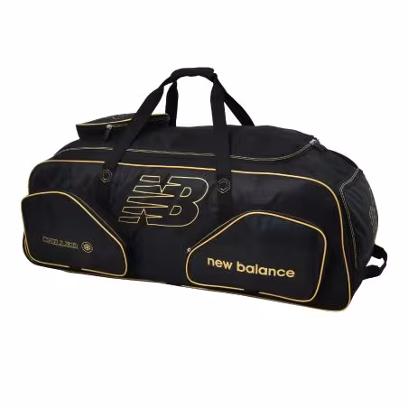 New Balance 800 Wheelie Bag - Black (2026) - Holdalls & Wheelies