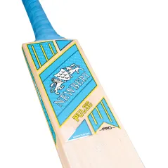 Newbery Pulse Grade 4 Junior Cricket Bat (2026)