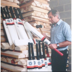 Newbery Master 100 Cricket Bat (2026) - Bates de cricket Newbery