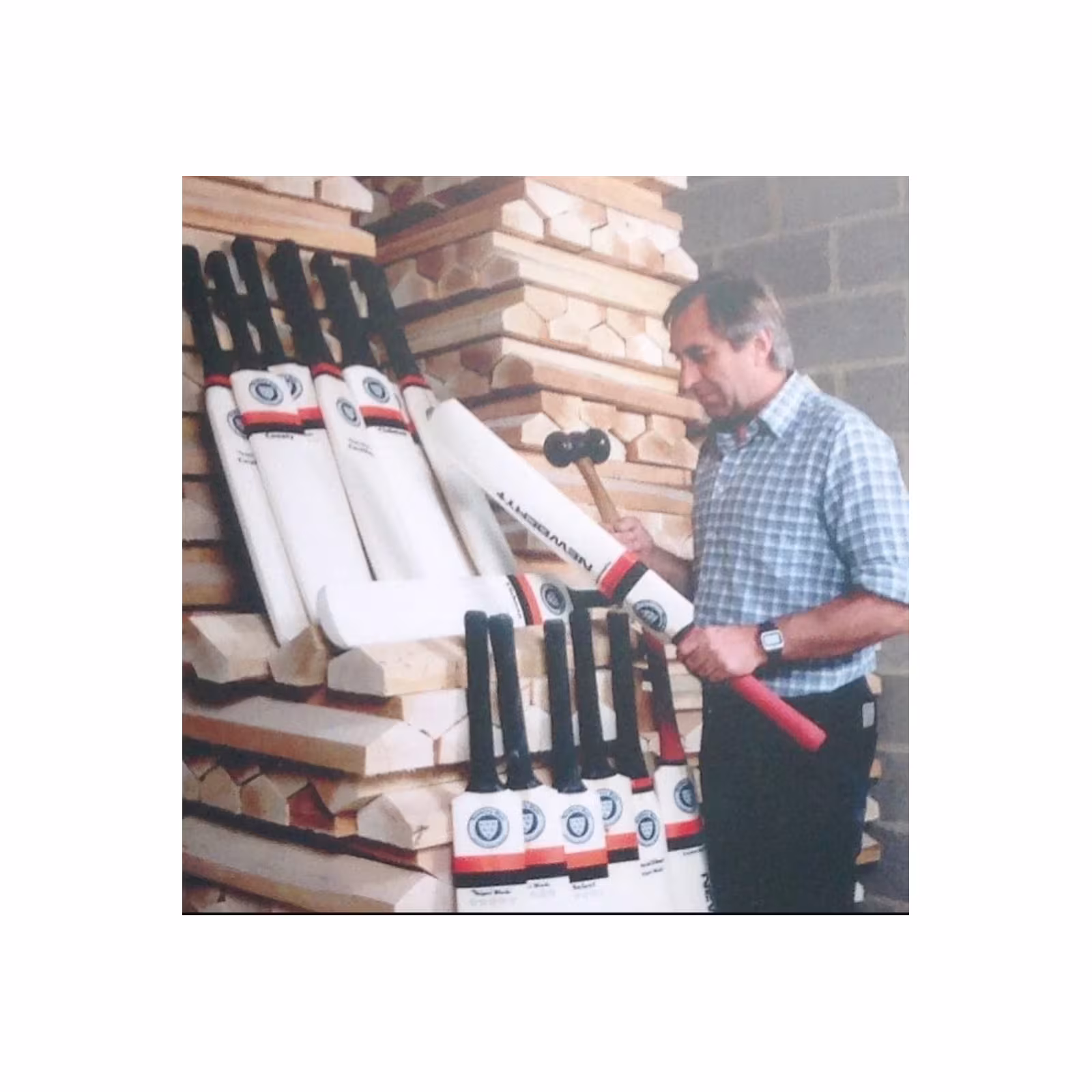 Newbery Master 100 Cricket Bat (2026) - Newbery Master 100 Cricket Bat (2026) - Bates de cricket Newbery