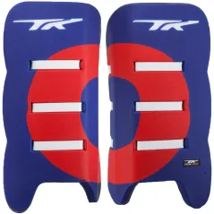 🔥 TK Total Three 3.2 Plus Legguards - Blue/Red (2020/21) | Next Day Delivery 🔥