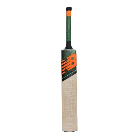 New Balance DC 880 Junior Cricket Bat (2023)