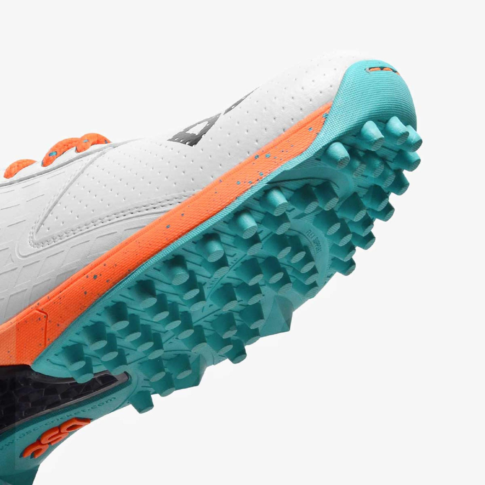 DSC Jaffa 22 Junior Rubber Cricket Shoes - White/Orange (2023) - DSC Jaffa 22 Junior Rubber Cricket Shoes - White/Orange (2023) 