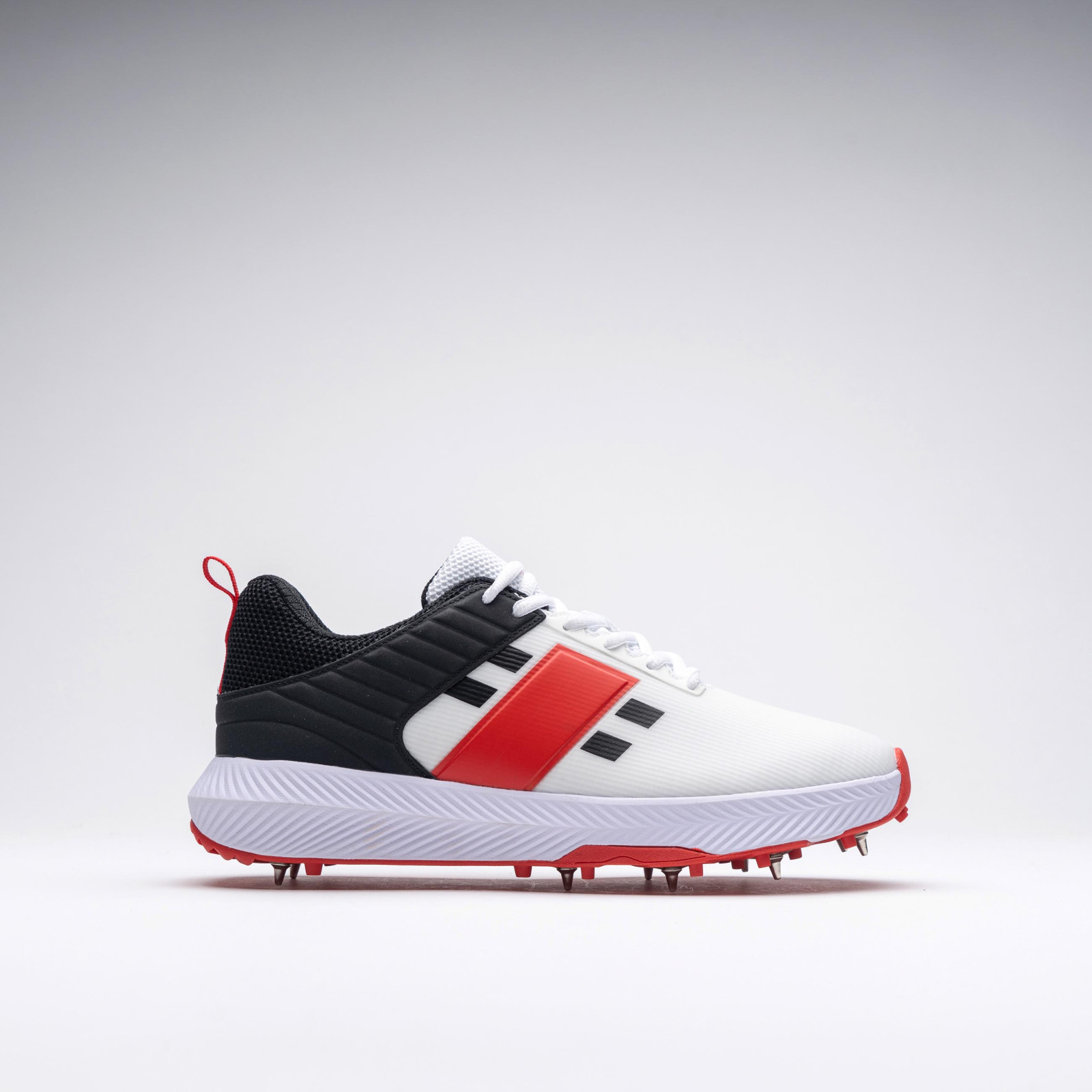 Gray-Nicolls Players 3.0 Spike Cricket Shoes - White/Black/Red (2024) - Gray-Nicolls Players 3.0 Spike Cricket Shoes - White/Black/Red (2024) - Gray-Nicolls Players 3.0 Spike Cricket Shoes - White/Bla