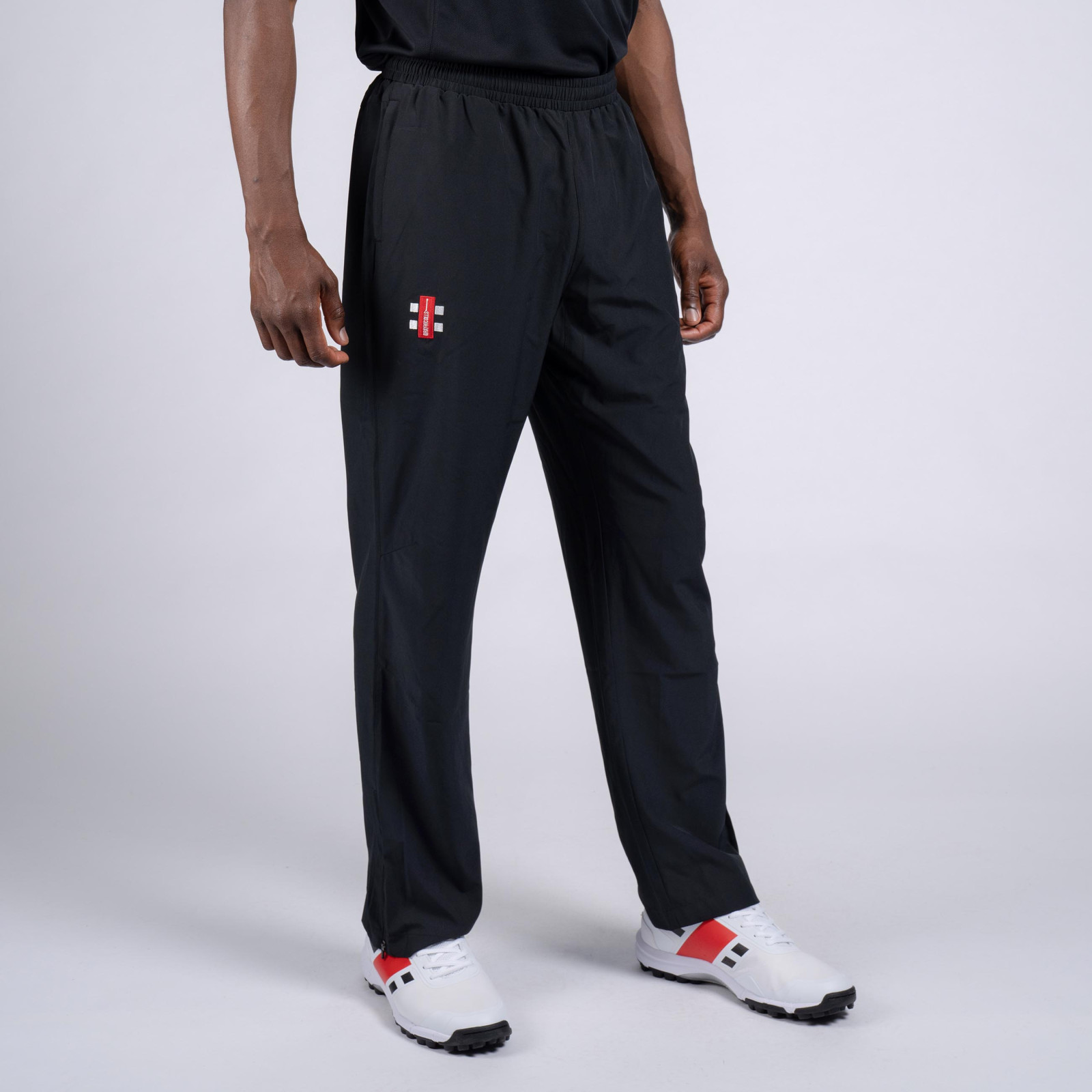 Gray-Nicolls Velocity Junior Training Trousers - Black (2024) - Pantalón de entrenamiento Nicolls Velocity Junior gris - Negro