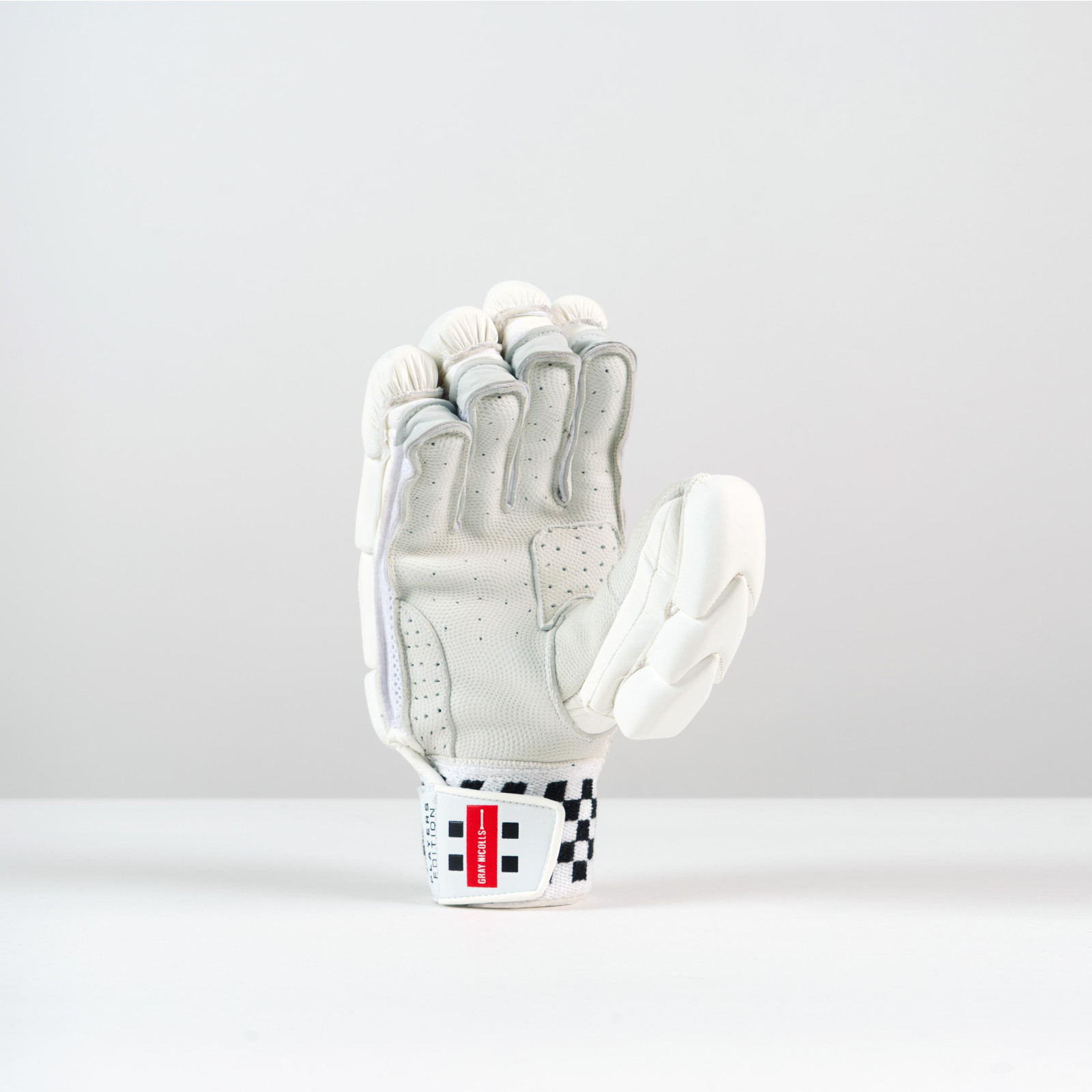 Gray-Nicolls Classic Players Edition Cricket Gloves (2025) - Gray-Nicolls Classic Players Edition Cricket Gloves (2025) - Gray-N