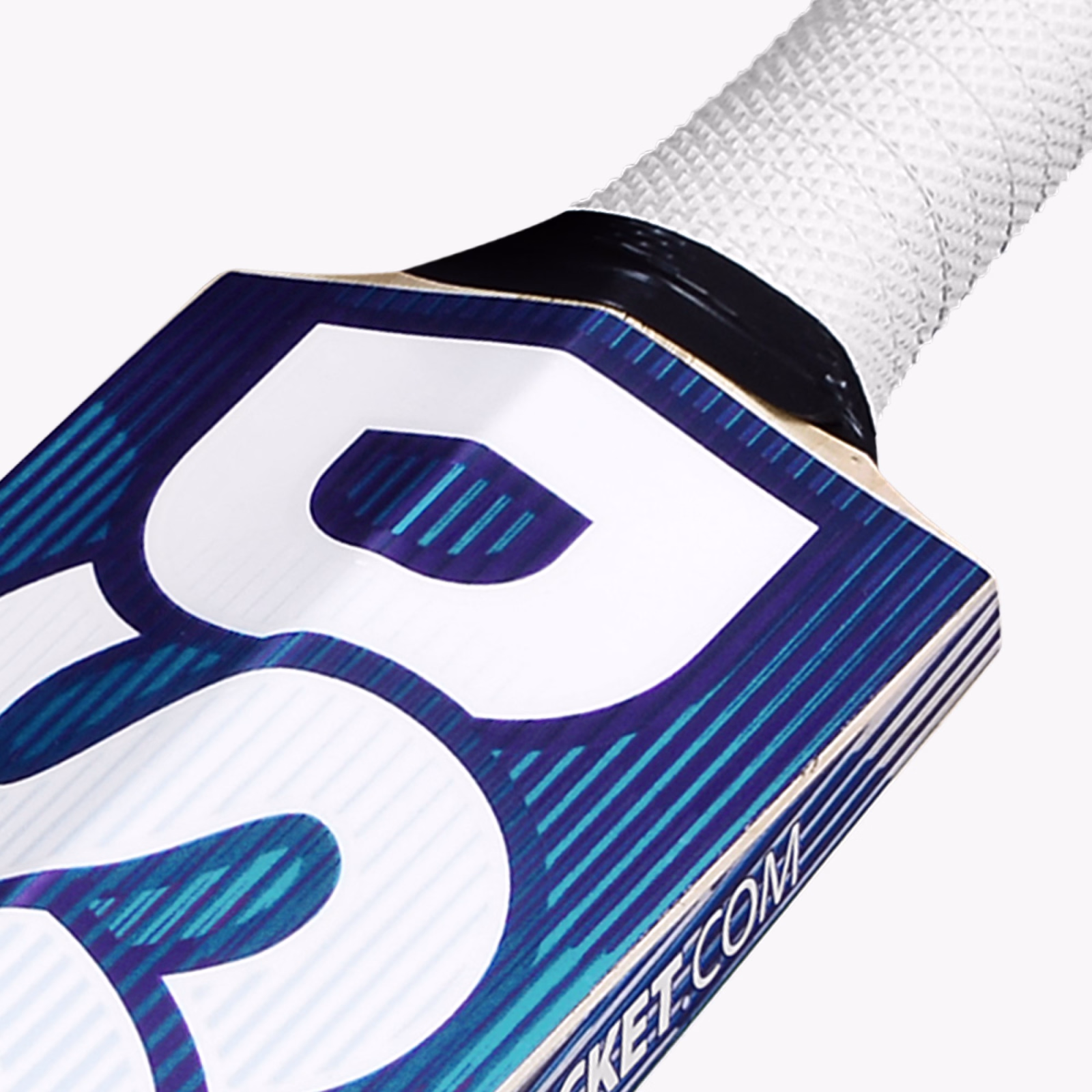 DSC Blu 5000 Cricket Bat (2025) - View 5 of 7
