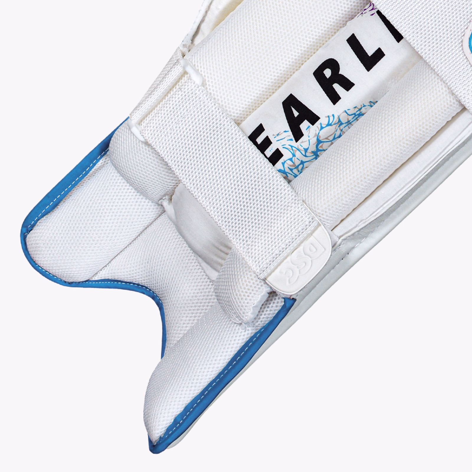 DSC Blu 3000 Cricket Pads (2025) - DSC Blu 3000 Cricket Pads (2025) - Detail
