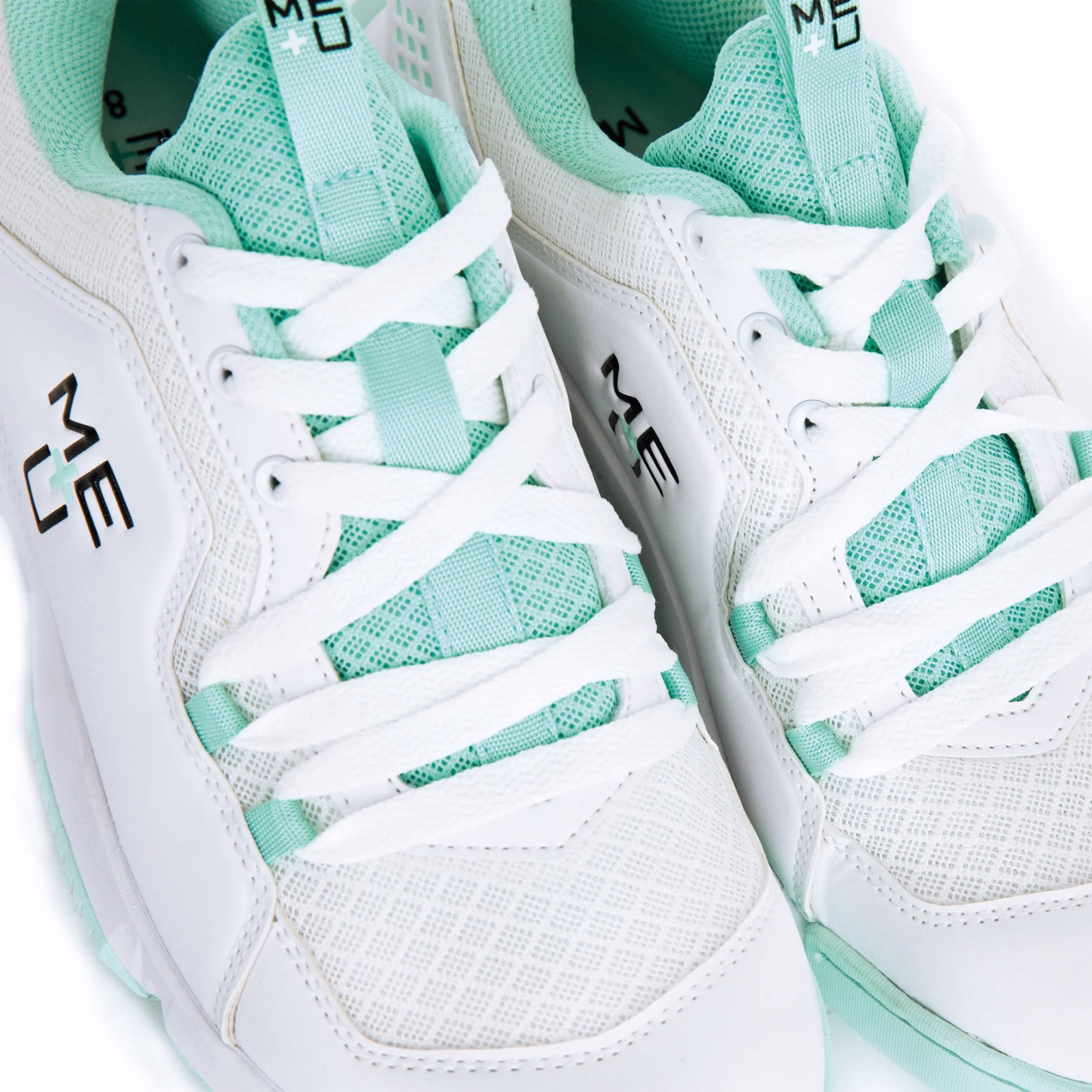 Me+U Allrounder cricketschoenen voor dames (2025) - Me+U Allrounder cricketschoenen voor dames (2025) - Close-up