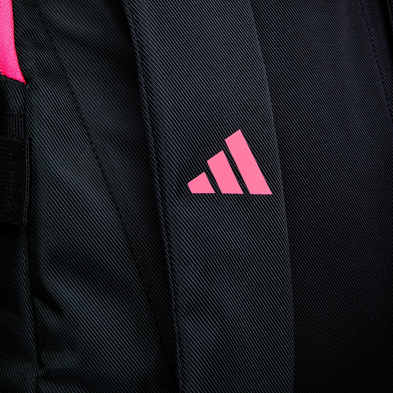 Adidas VS .6 Hockeyrucksack Schwarz - Pink (2025/26) - Close-up